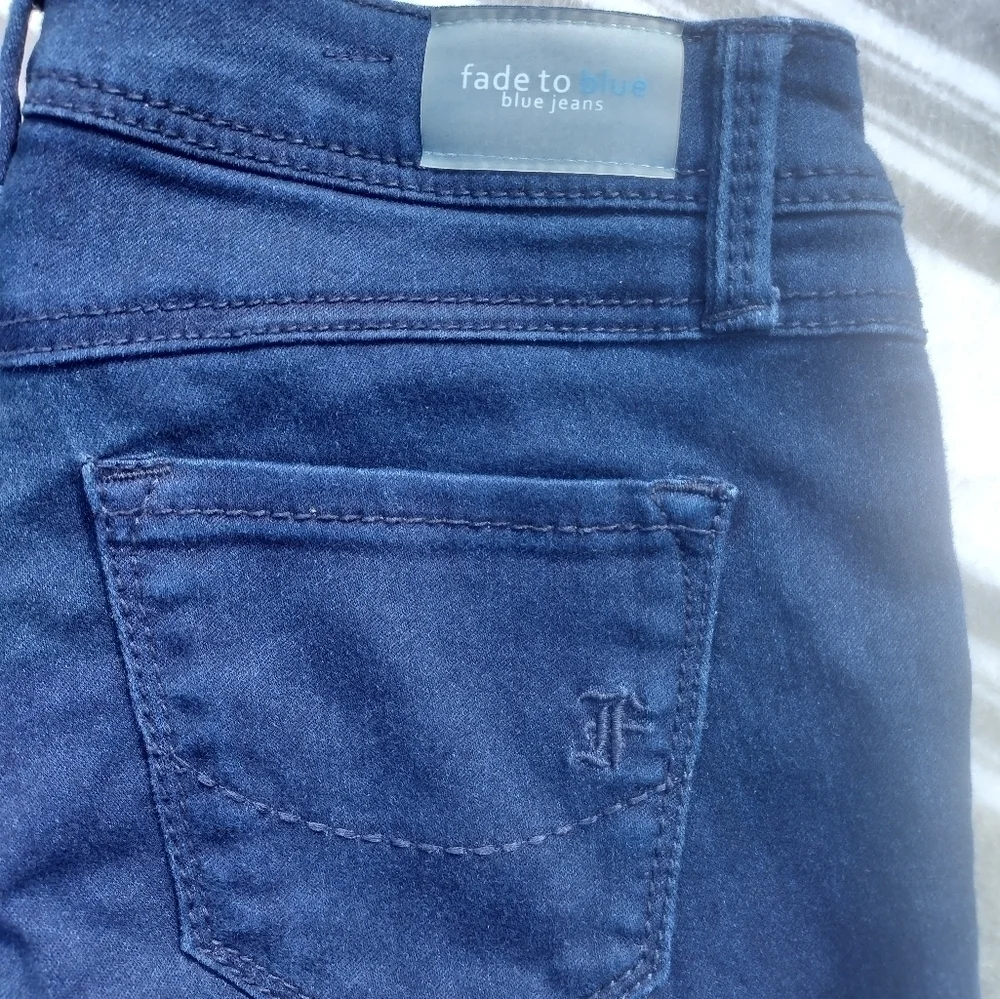 Fade to Blue Skinny Jeans size 4 dark wash stretch denim FTB pants